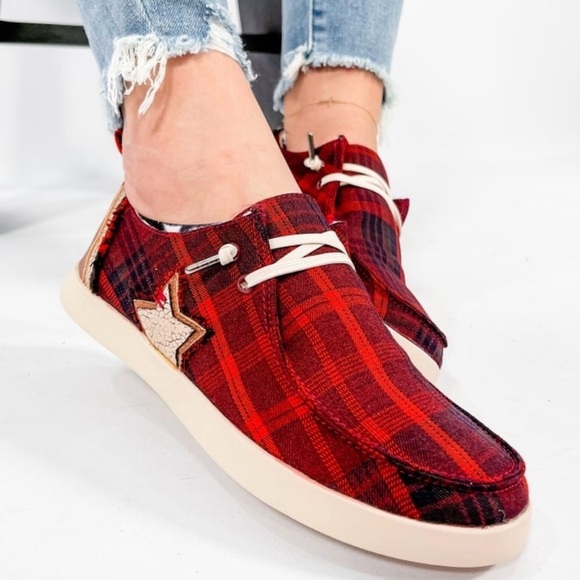 Yellow Box ODANA Red Plaid Slip On Sneakers W/ Side Frayed Star, Size 8, BNIB - Picture 8 of 15